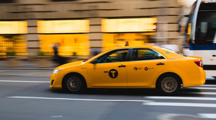 Can You Overtake a Vehicle in the Bus Lane