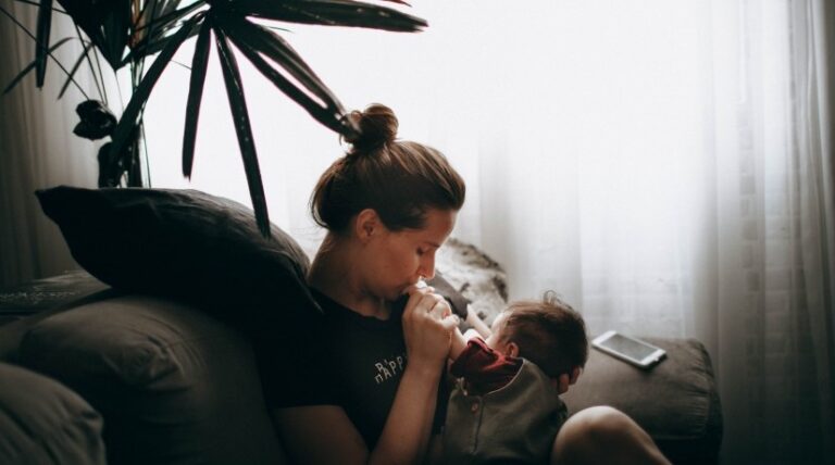 Can You Vape While Breastfeeding? The Truth You Need to Know